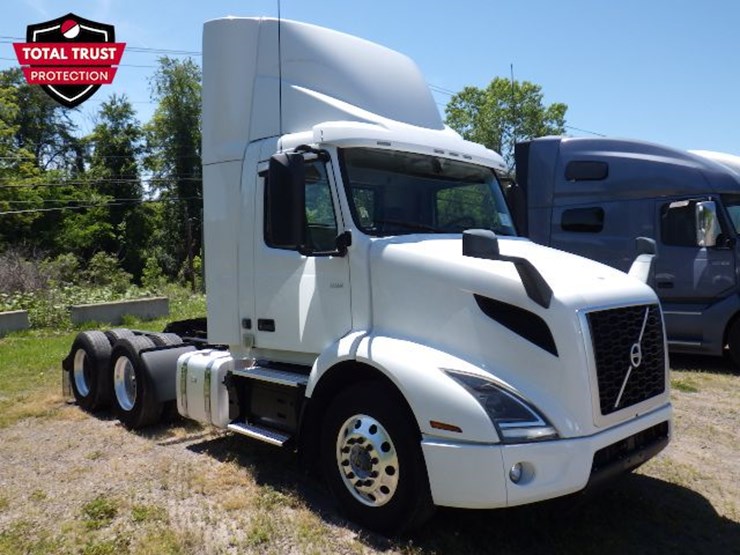 2021-volvo-vnr300-image-3