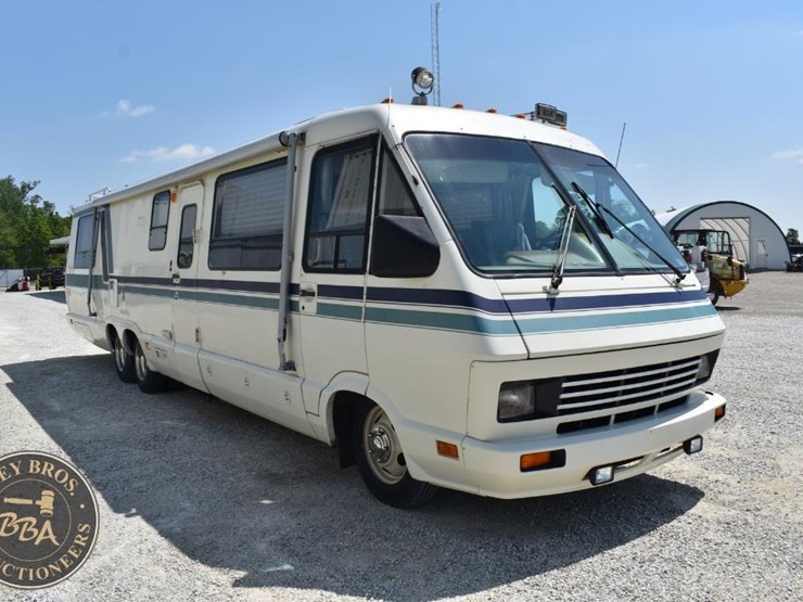 1988-chevrolet-winnebago-42962-image-10