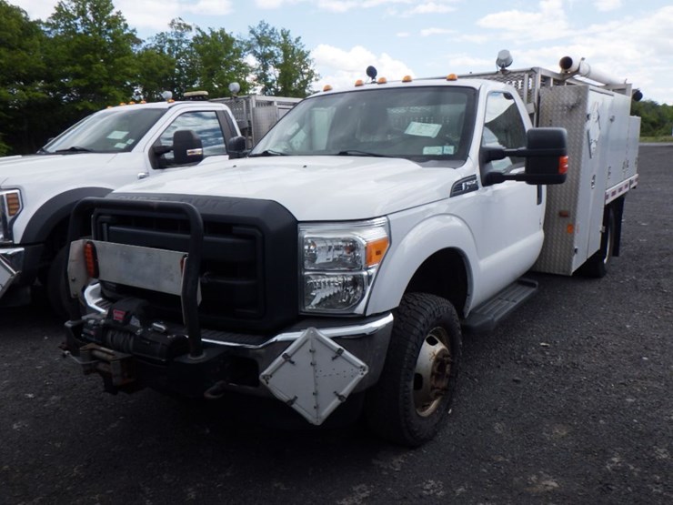 2016-ford-f350-xl-image-1