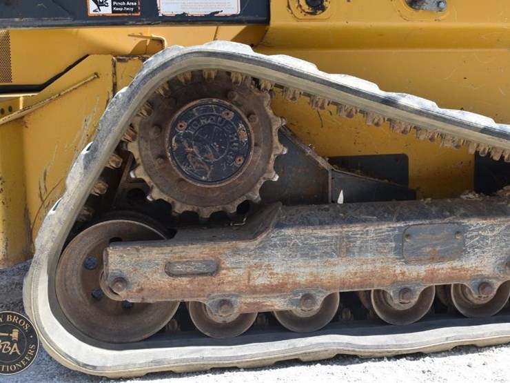 2019-deere-333g-image-34