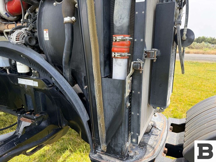 2014-case-ih-magnum-200-cvt-image-68