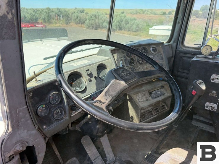 1990-mack-rd688s-image-59