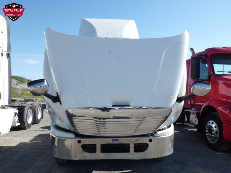 2019-freightliner-cascadia-113-image-21
