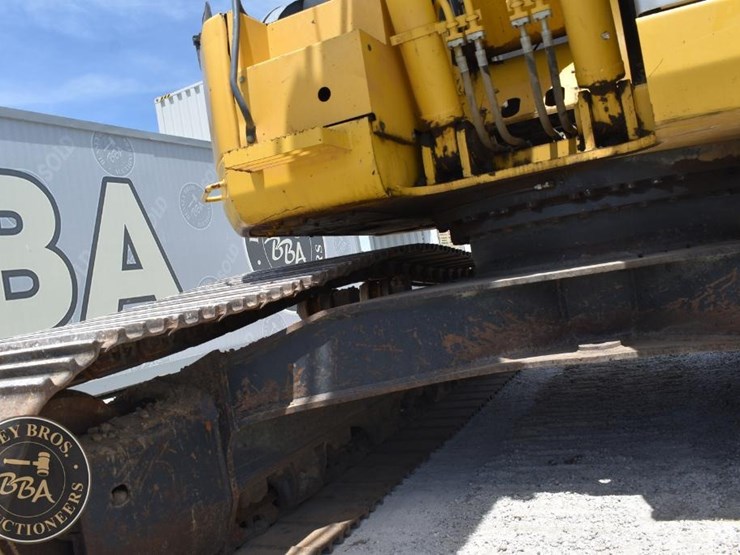 2015-komatsu-pc308us-lc-3e0-image-32