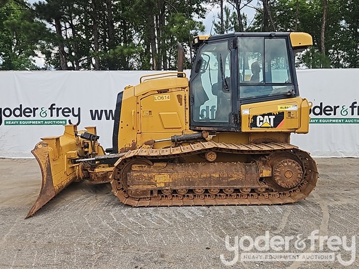 2016-caterpillar-d5k2-lgp-image-2