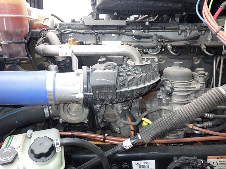 2021-freightliner-cascadia-126-image-28