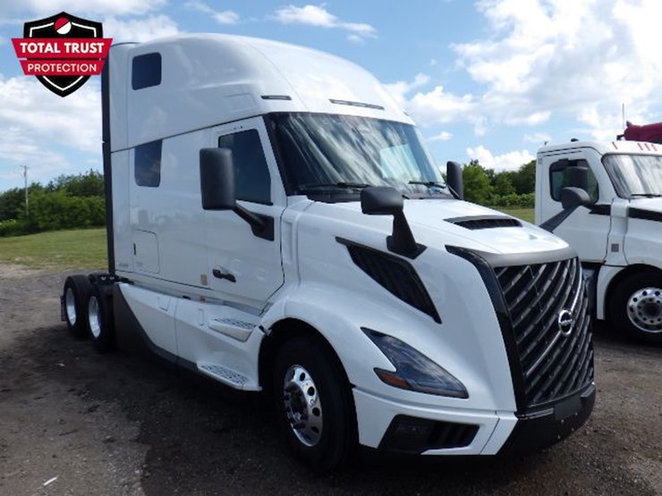 2025-volvo-vnl860-image-4