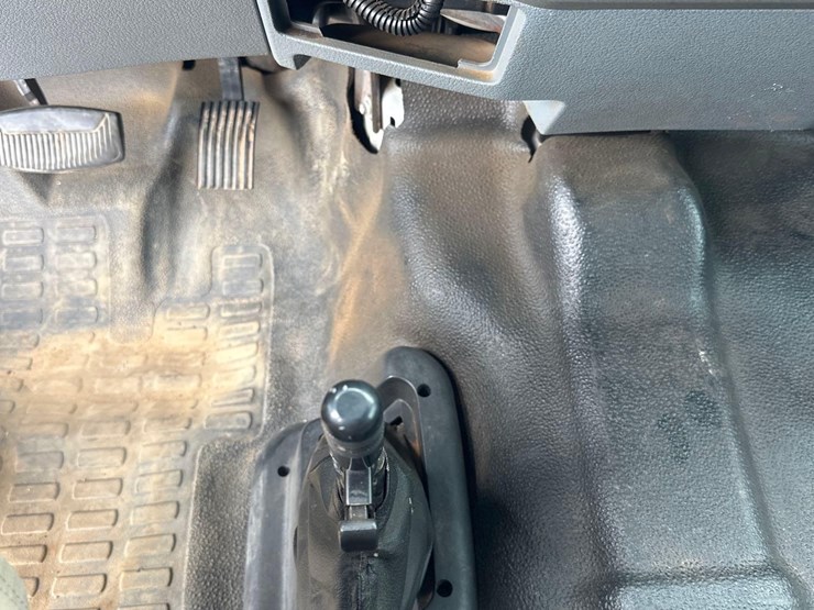 2013-ford-f750-image-40