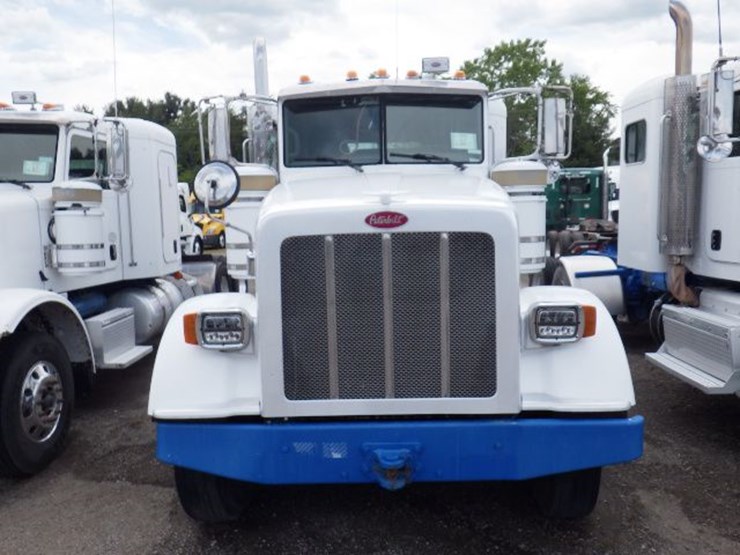 2012-peterbilt-367-image-2