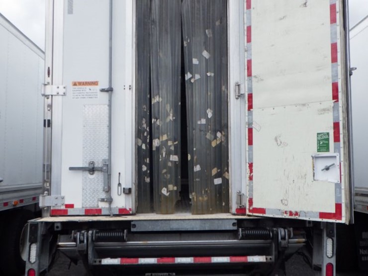 2020-freightliner-m2-106-image-8
