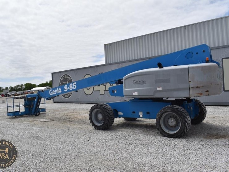 2013-genie-s85-image-6