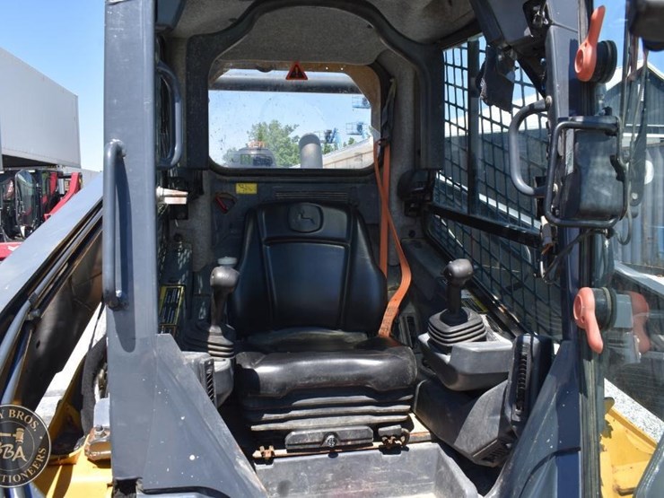 2019-deere-333g-image-37