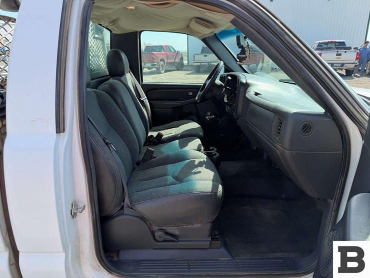 2005-chevrolet-silverado-1500-image-18