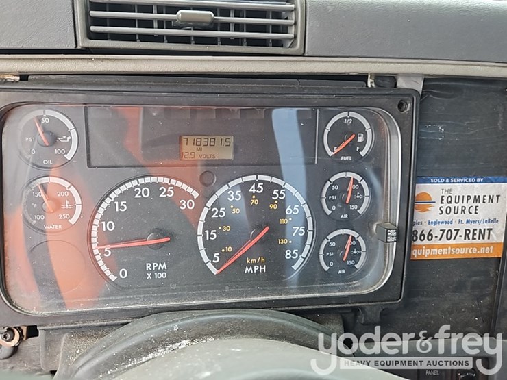 2007-freightliner-columbia-120-image-30