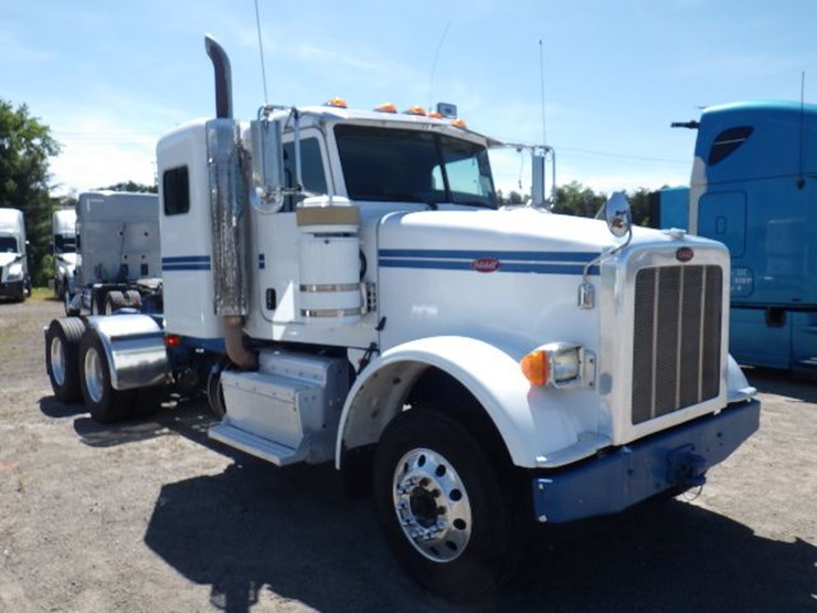 2013-peterbilt-367-image-3