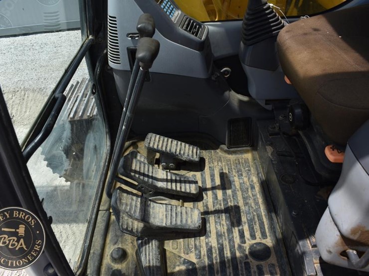 2015-komatsu-pc308us-lc-3e0-image-63