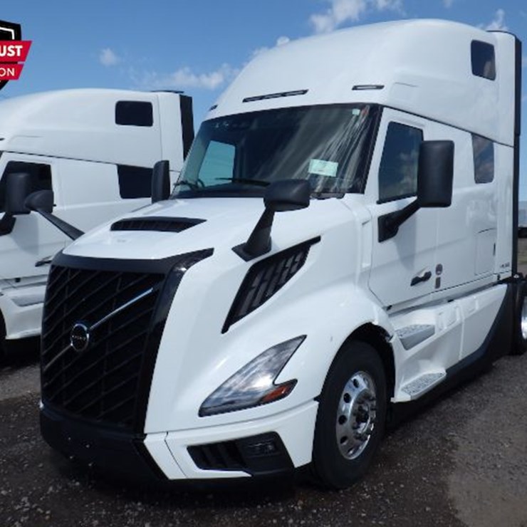 2025 VOLVO VNL860