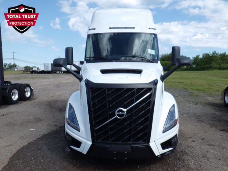 2025-volvo-vnl860-image-3