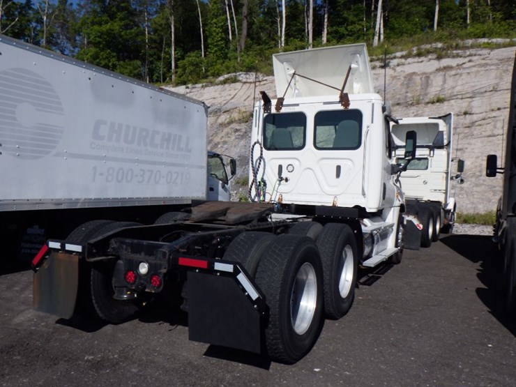 2018-freightliner-cascadia-125-image-7