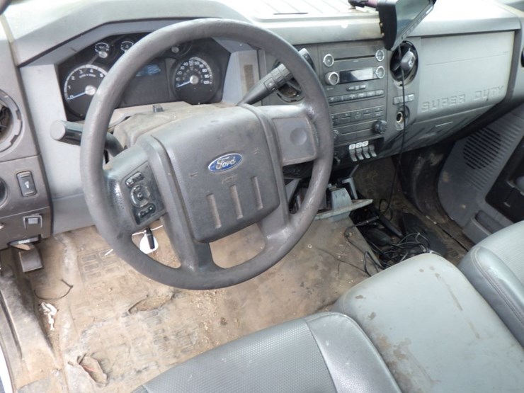 2016-ford-f350-xl-image-12