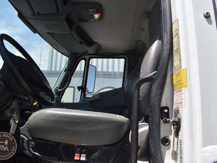 2007-international-durastar-4400-image-40