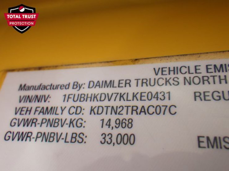 2019-freightliner-cascadia-126-image-16