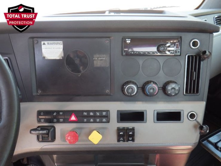 2019-freightliner-cascadia-126-image-15