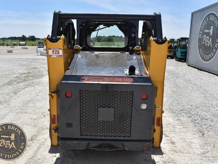 2019-deere-317g-image-8