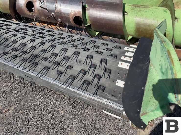 john-deere-212-image-12