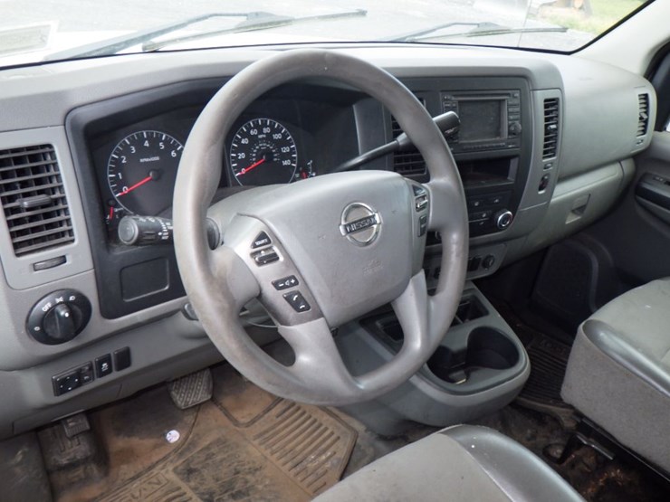 2013-nissan-nv2500-image-20