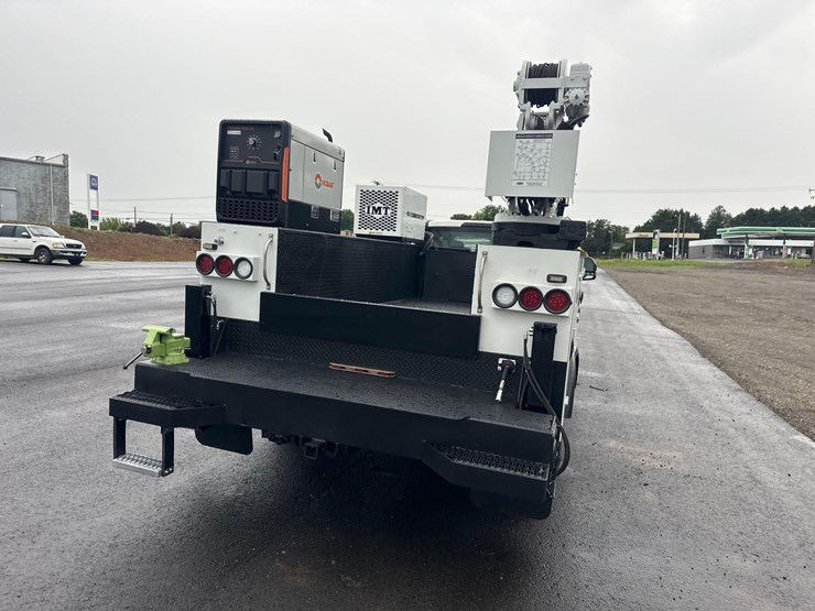 2017-ford-f550-xl-image-6