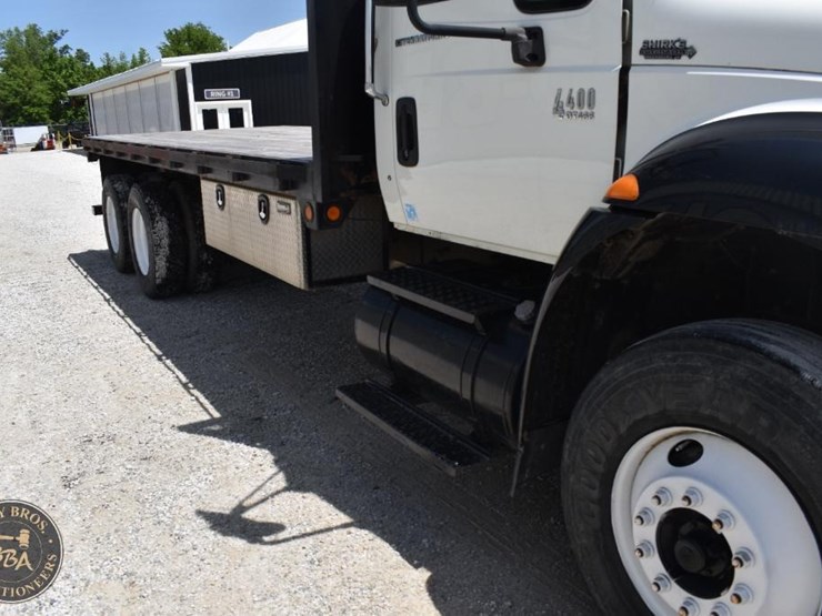 2007-international-durastar-4400-image-16