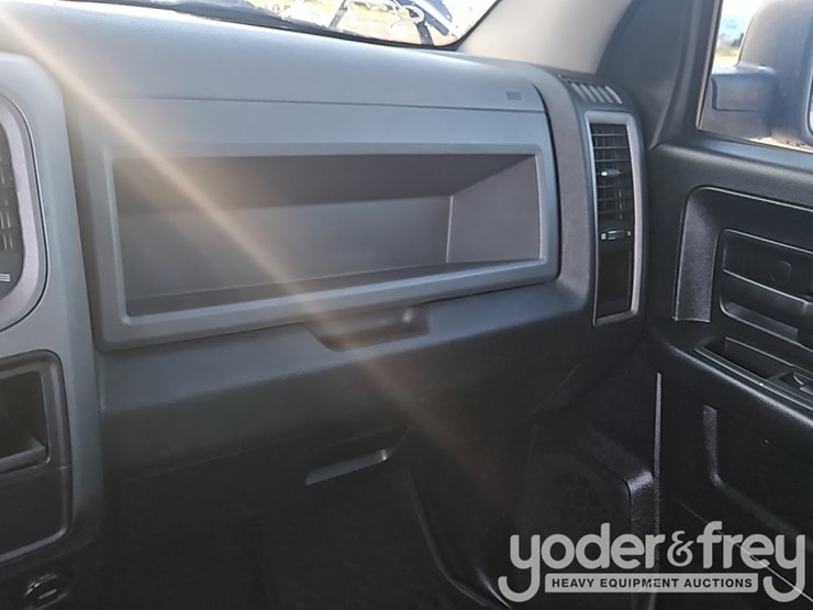 2013-dodge-1500-image-23