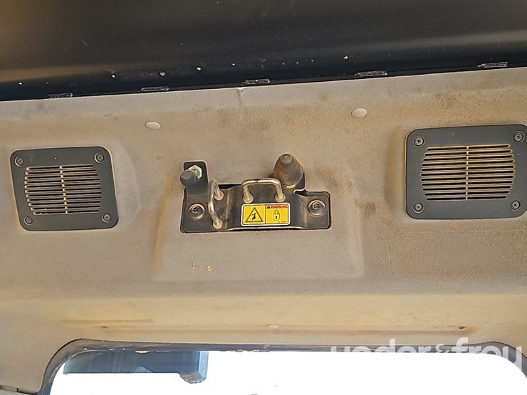 2018-caterpillar-335fl-image-28