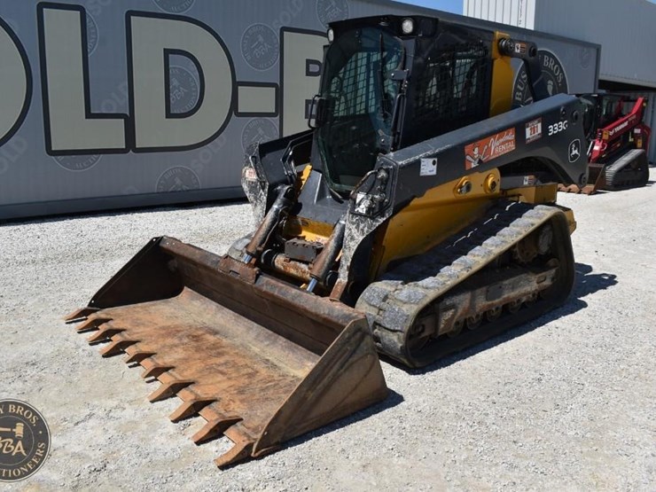2019-deere-333g-image-3