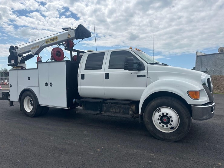 2013-ford-f750-image-2