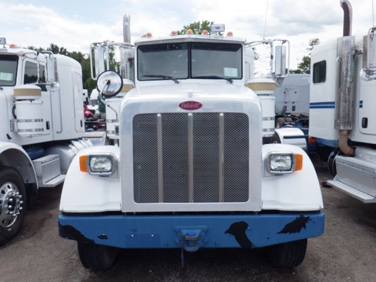 2013-peterbilt-367-image-2
