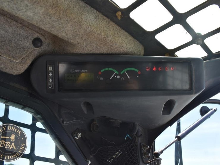 2019-deere-317g-image-38