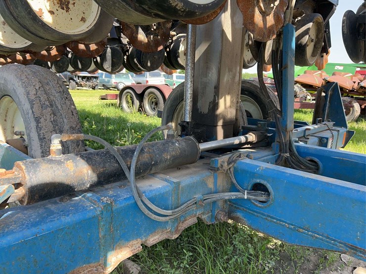 2020-kinze-2600-image-21