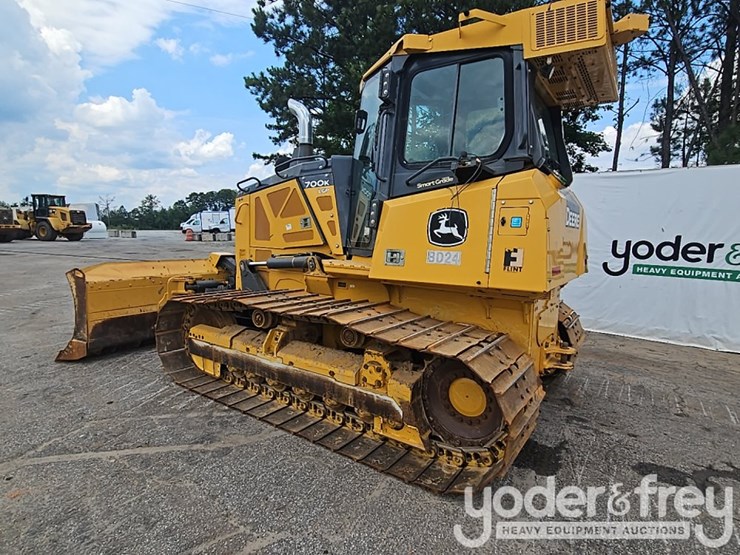 2019-deere-700k-image-3