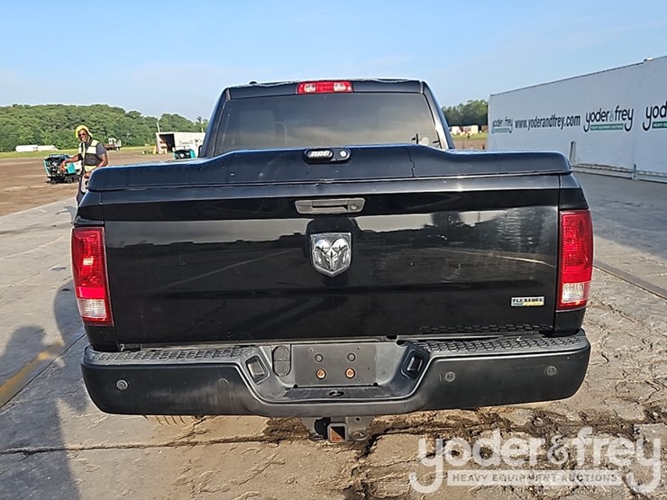 2013-dodge-1500-image-14