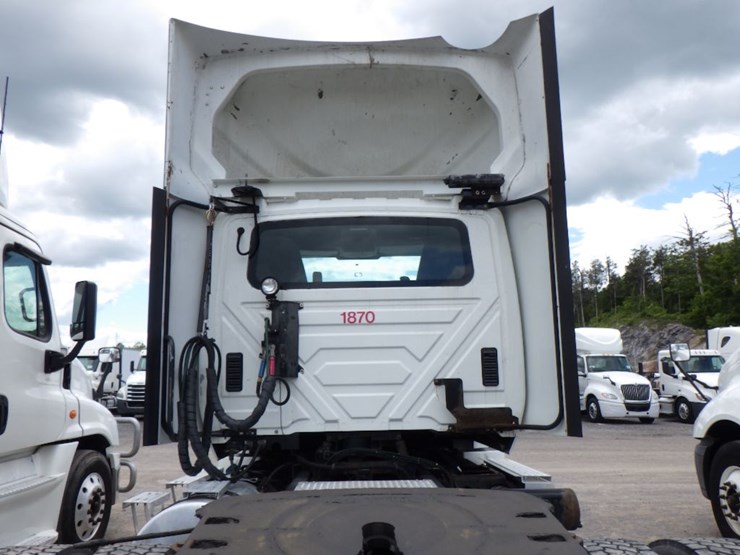 2016-international-prostar-image-11