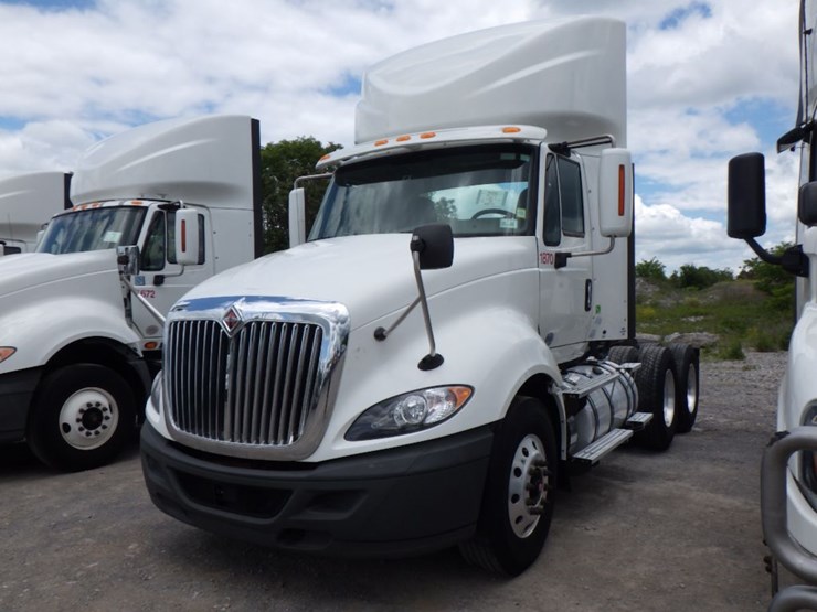 2016-international-prostar-image-1