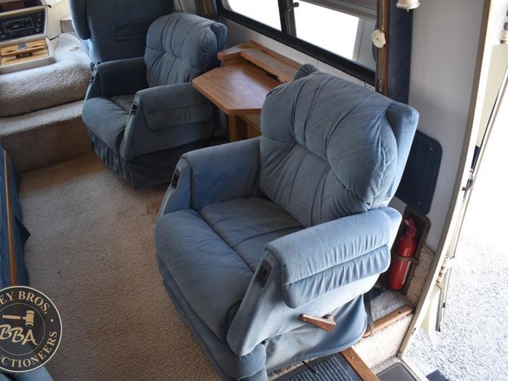 1988-chevrolet-winnebago-42962-image-16