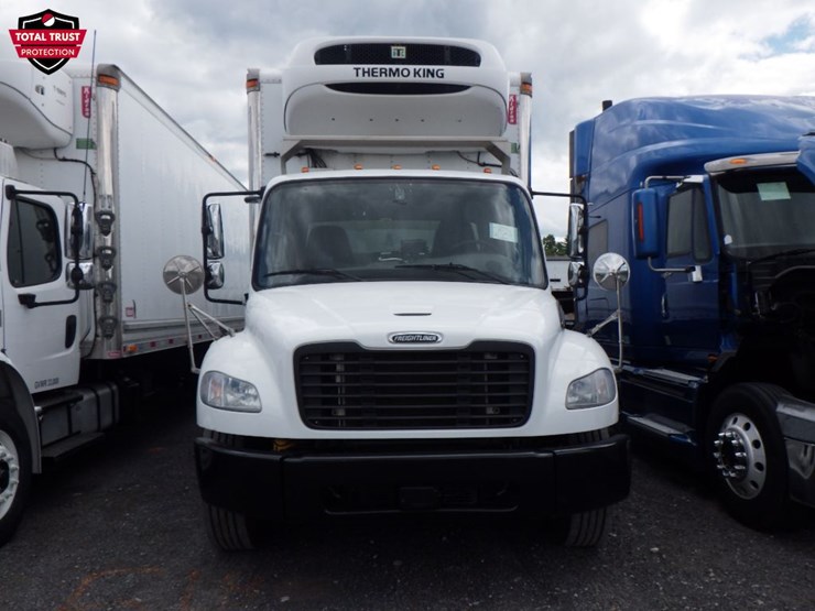 2020-freightliner-m2-106-image-2