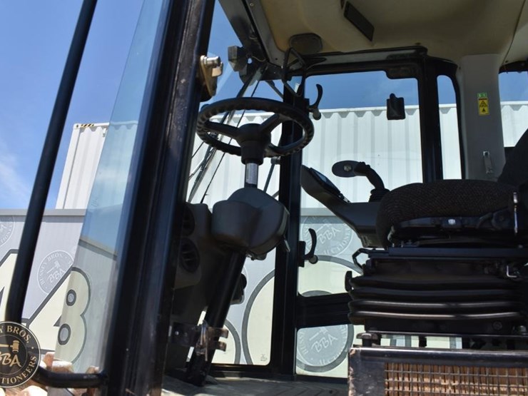 2014-caterpillar-cp56b-image-35
