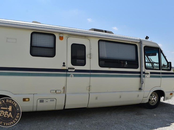 1988-chevrolet-winnebago-42962-image-9