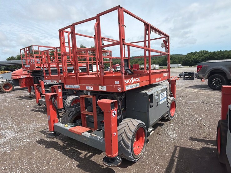 skyjack-sj6826rt-image-4