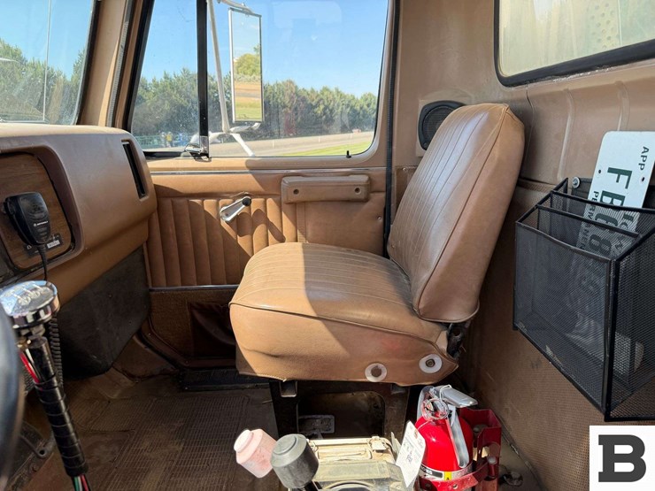 1987-international-s2500-image-56