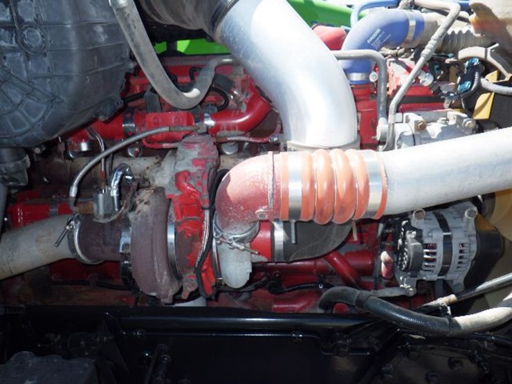 2016-kenworth-t680-image-30